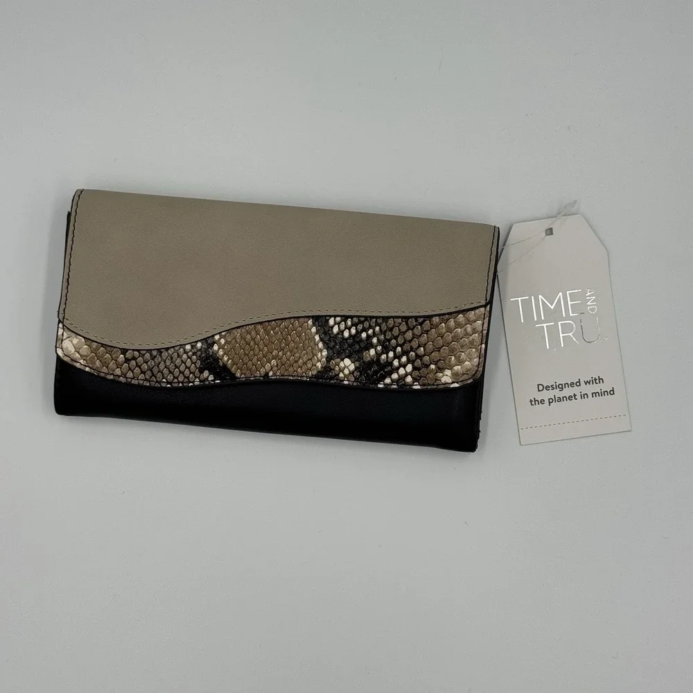 Time and Tru Piper Clutch Organizer Wallet Black Beige Snake 11 Card Slots‎ NWT